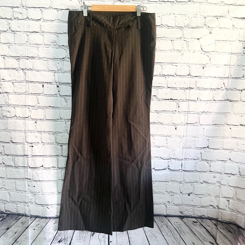 TWENTY ONE. brown dress pants. Size M